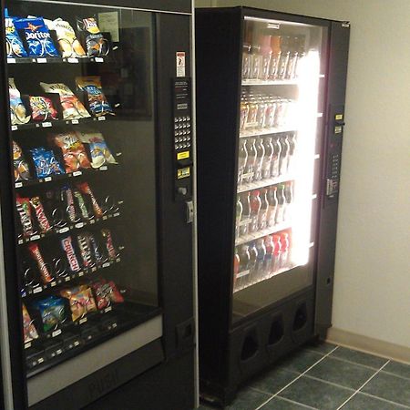 Super 8 By Wyndham Newburgh/West Point Stewart Intl Airport Motell Exteriör bild