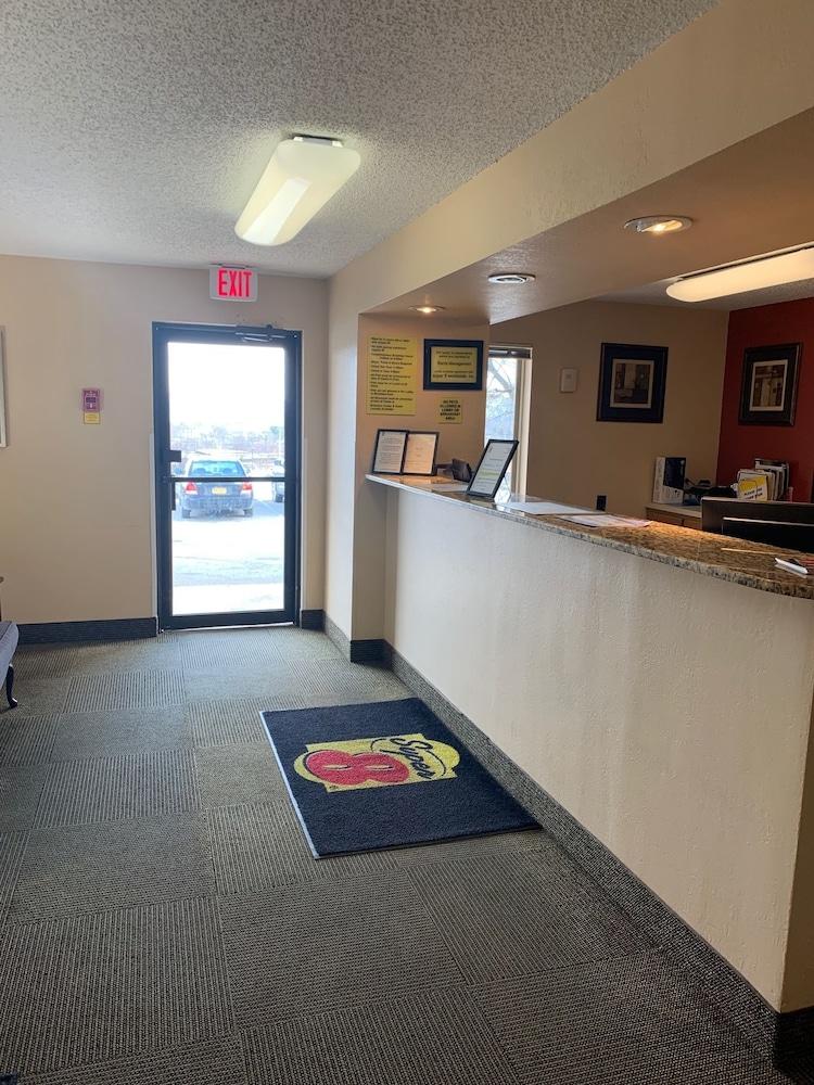Super 8 By Wyndham Newburgh/West Point Stewart Intl Airport Motell Exteriör bild