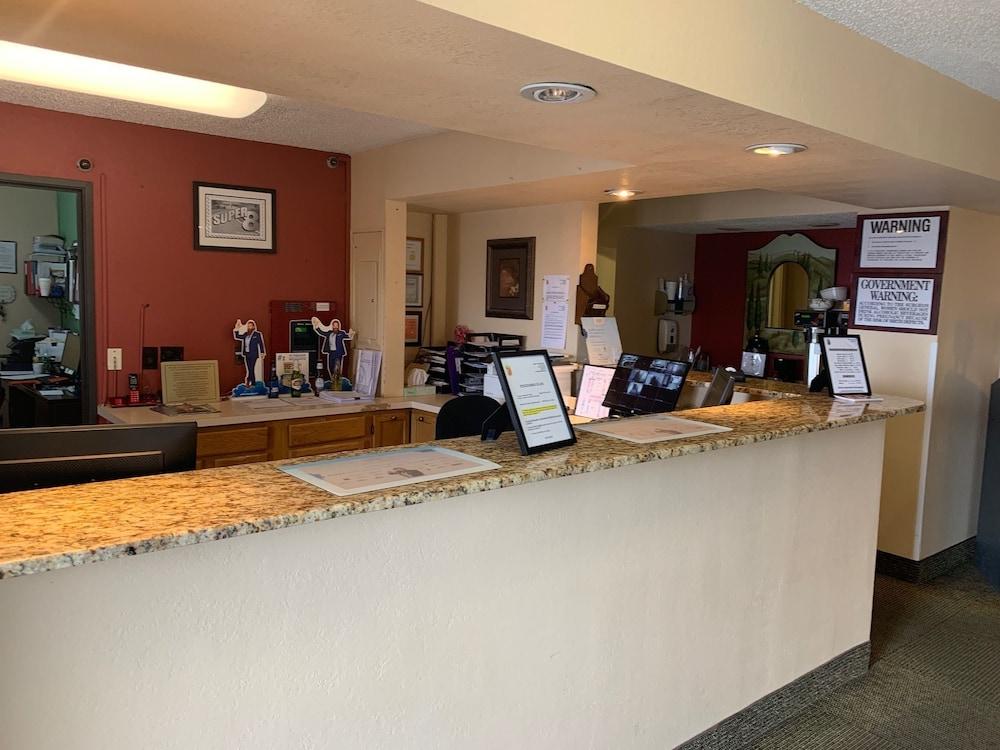 Super 8 By Wyndham Newburgh/West Point Stewart Intl Airport Motell Exteriör bild