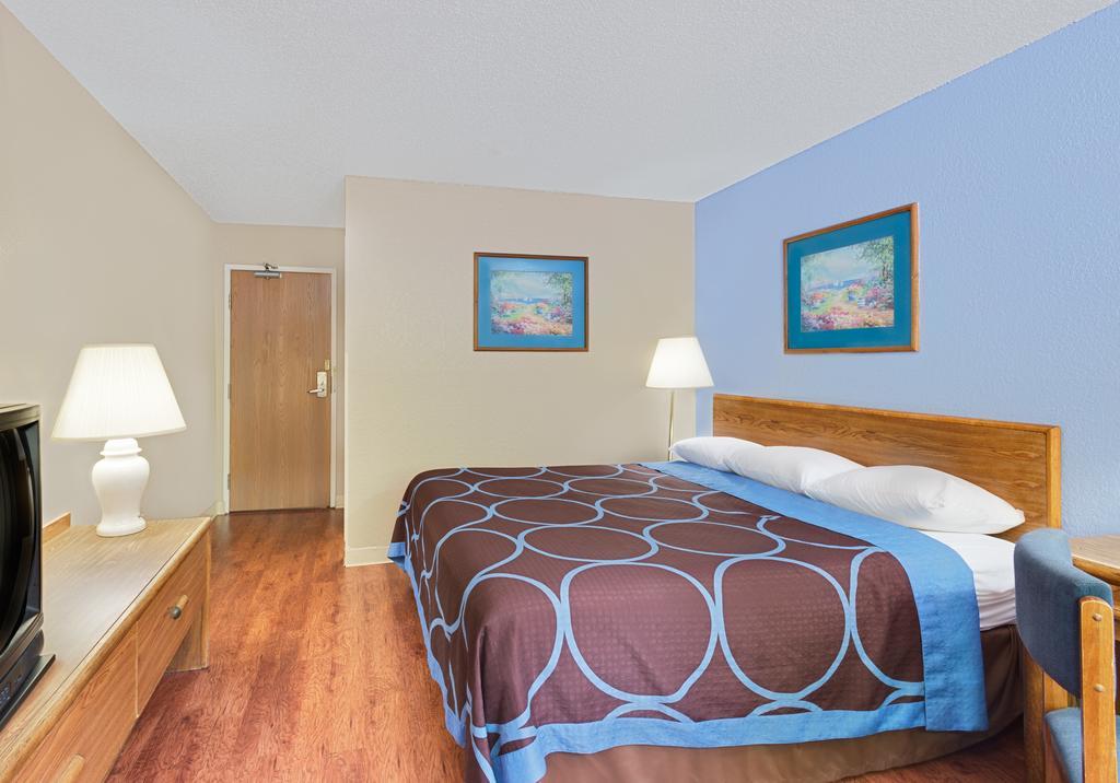 Super 8 By Wyndham Newburgh/West Point Stewart Intl Airport Motell Exteriör bild