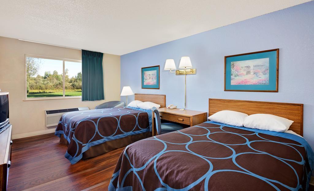 Super 8 By Wyndham Newburgh/West Point Stewart Intl Airport Motell Exteriör bild