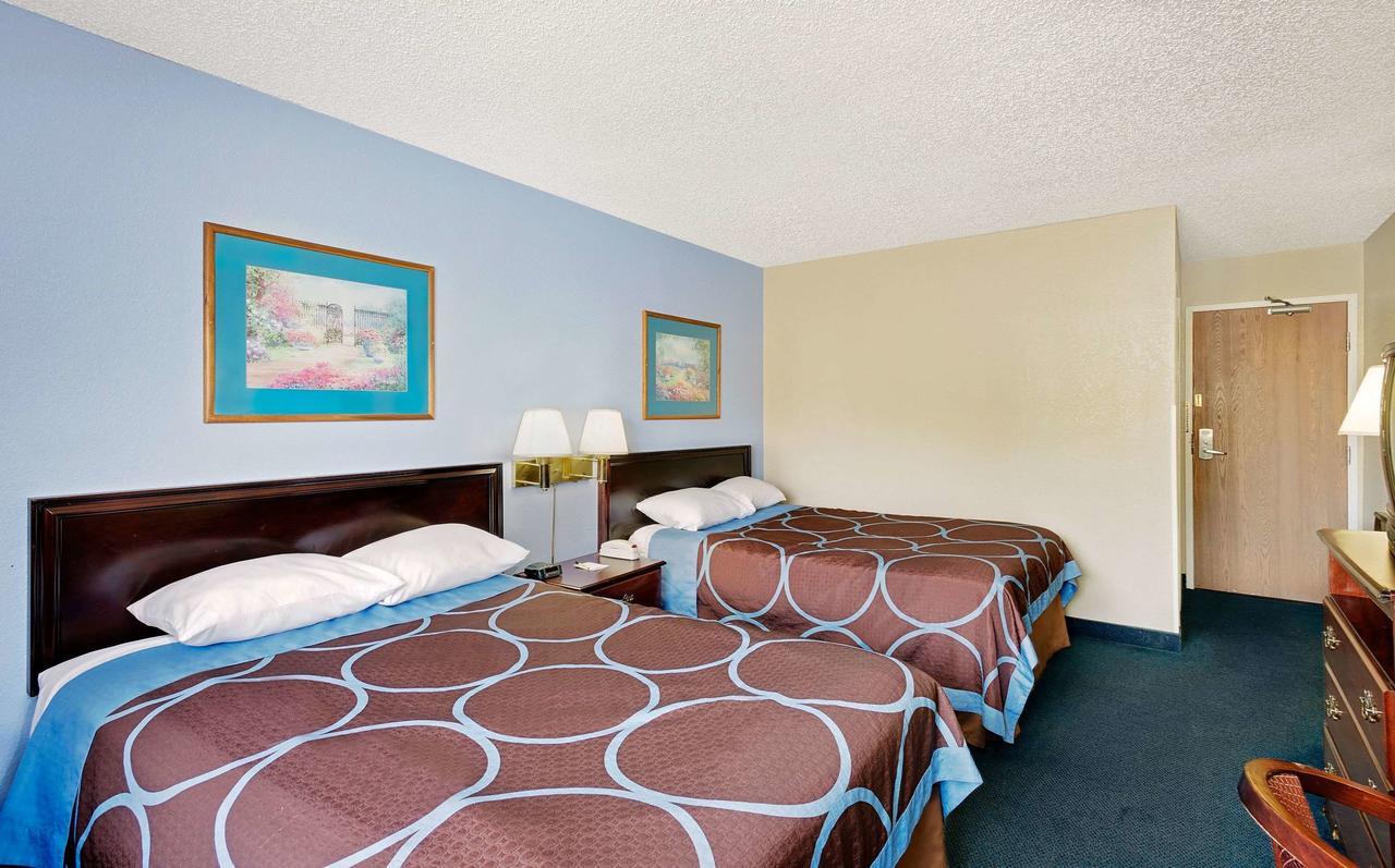 Super 8 By Wyndham Newburgh/West Point Stewart Intl Airport Motell Exteriör bild